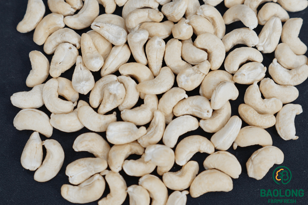 white cashew nuts